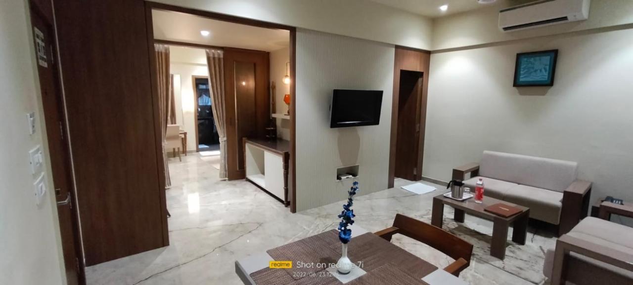 Hotel Fortune Palace จัมนาการ์ ภายนอก รูปภาพ