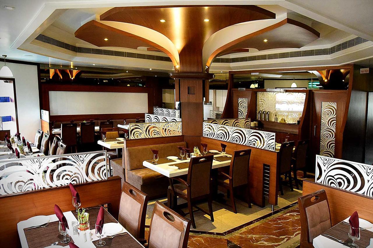 Hotel Fortune Palace จัมนาการ์ ภายนอก รูปภาพ