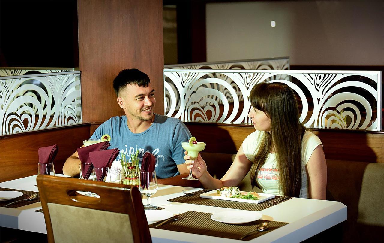 Hotel Fortune Palace จัมนาการ์ ภายนอก รูปภาพ