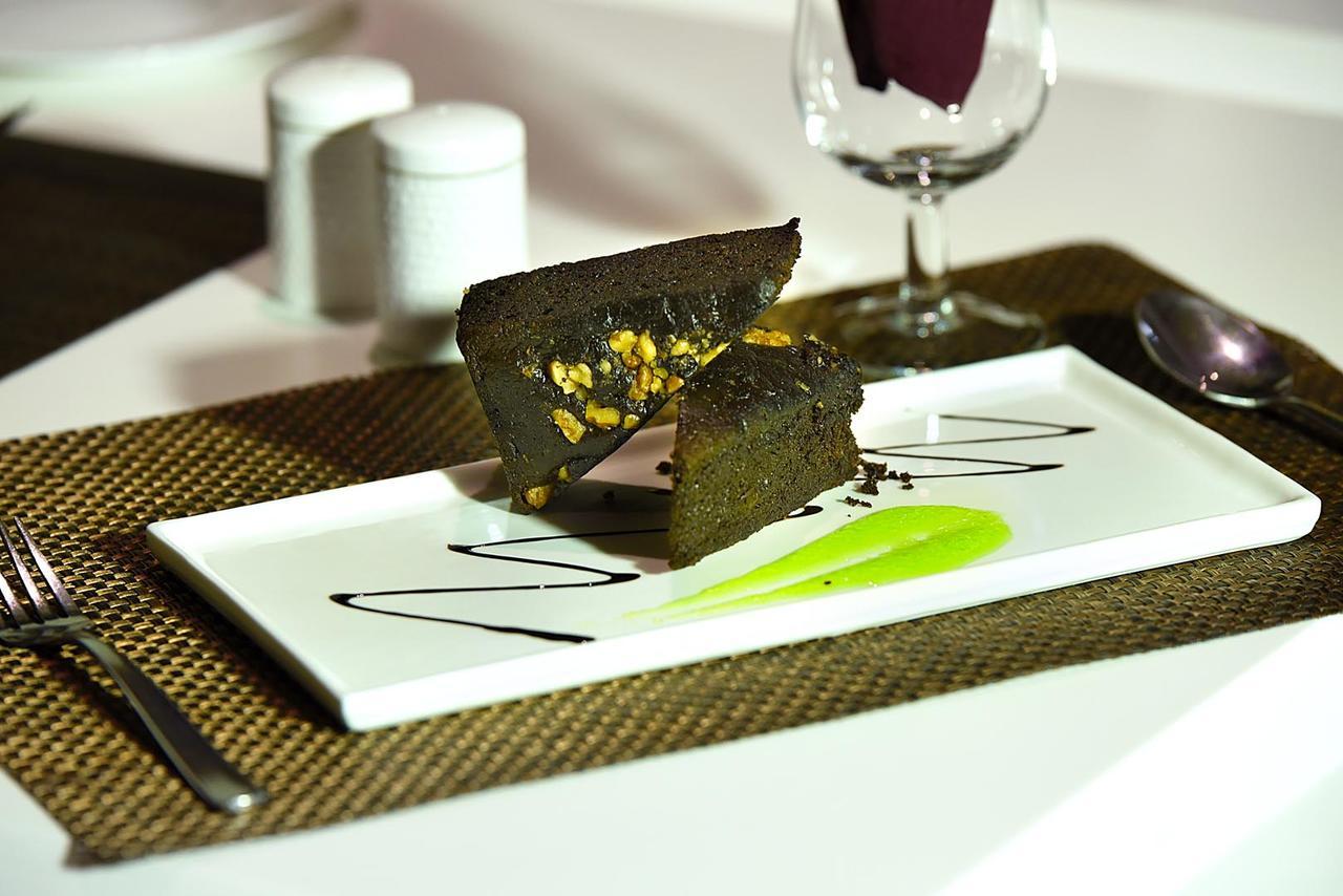 Hotel Fortune Palace จัมนาการ์ ภายนอก รูปภาพ