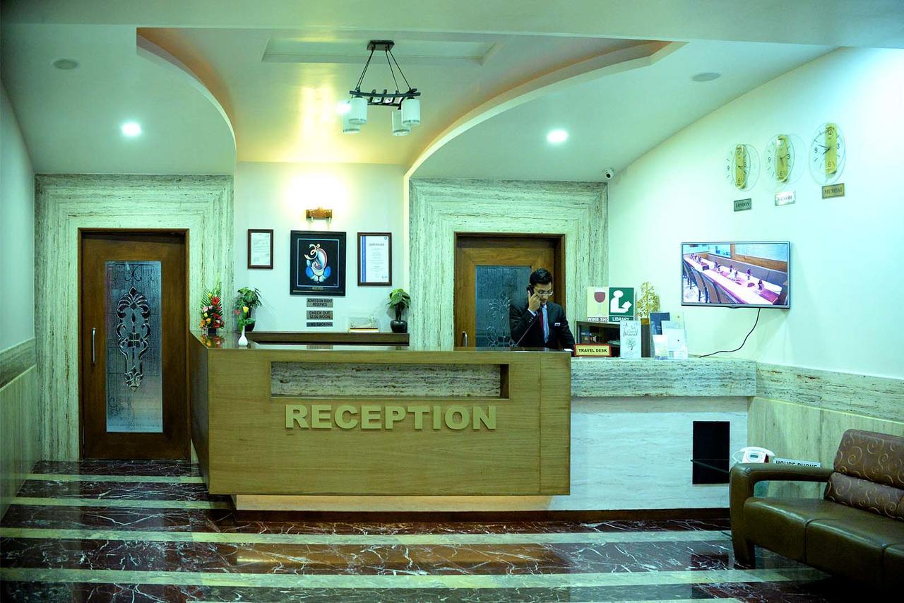 Hotel Fortune Palace จัมนาการ์ ภายนอก รูปภาพ